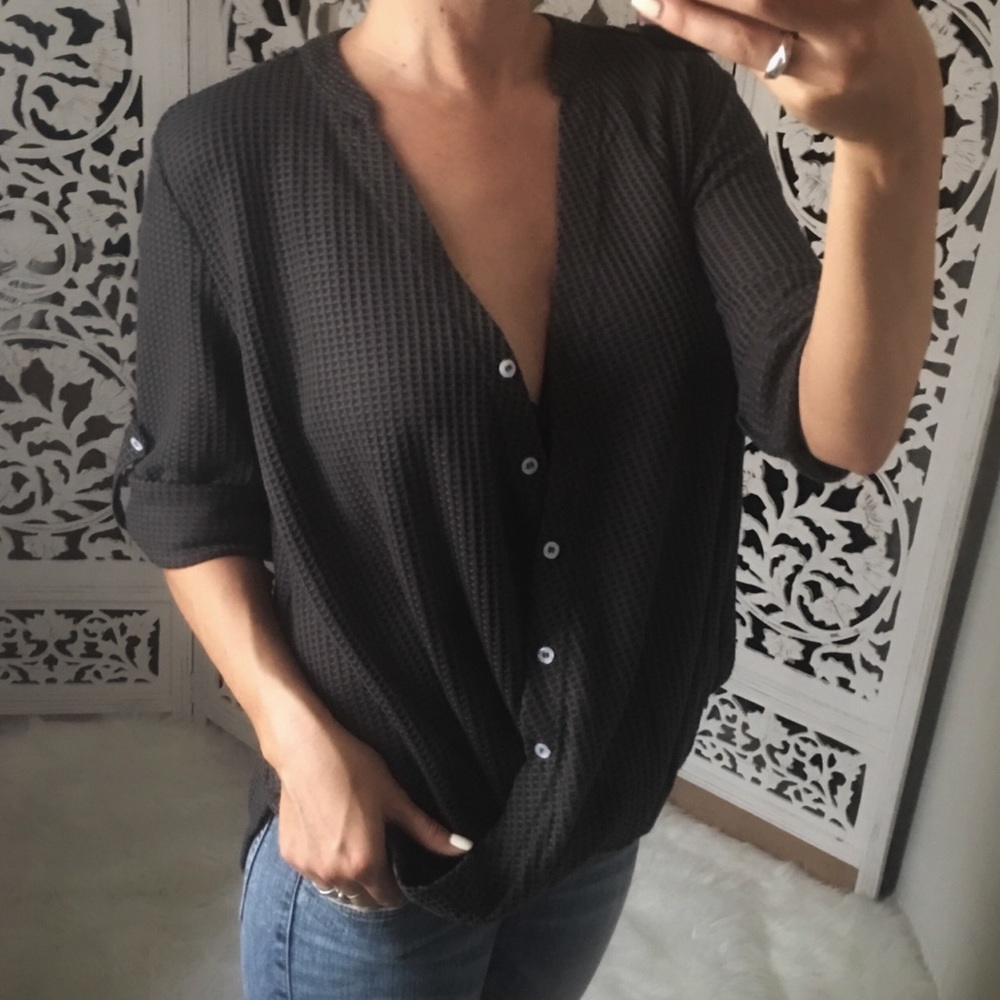 LAST 1️⃣ 2/$60 Waffle Knit VNeck Half Sleeve Top - Picture 6 of 8